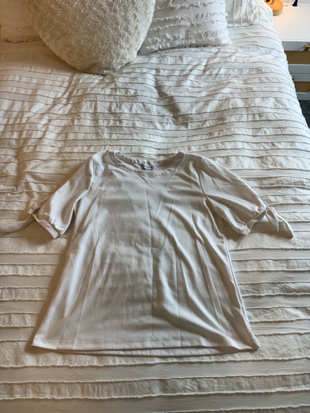 Liz Claiborne Cream Short Sleeve Tunic with Tie Sleeves